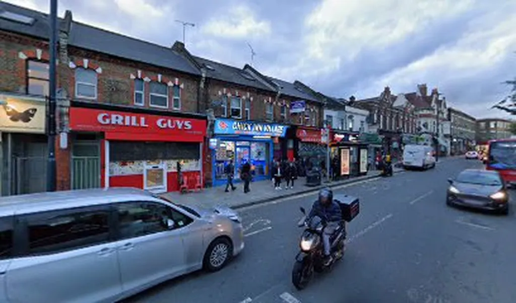 Kilburn Lane Harrow Road (Stop KT)