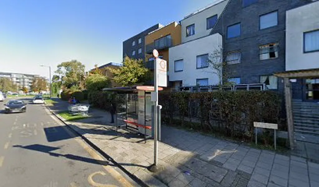 Kingsbury Circle The Mall (Stop E)