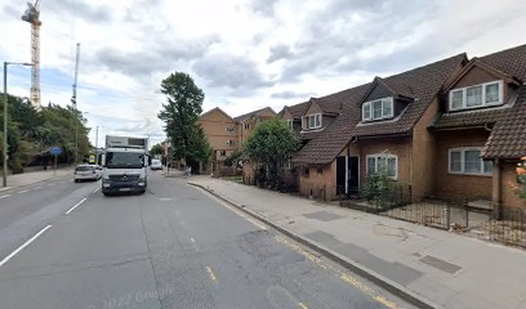 Kingsbury Road (Stop HQ)