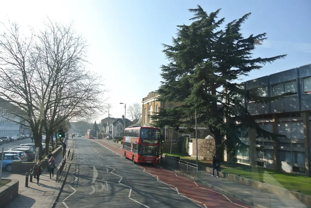 Kingston University County Hall (Stop UH)
