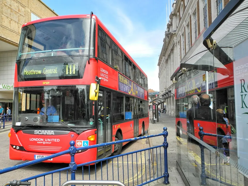 Kingston Wood Street (Stop P2)