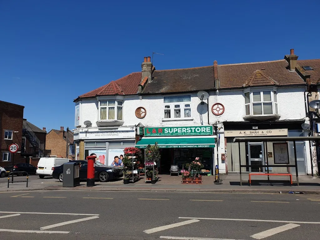 L & R Superstore