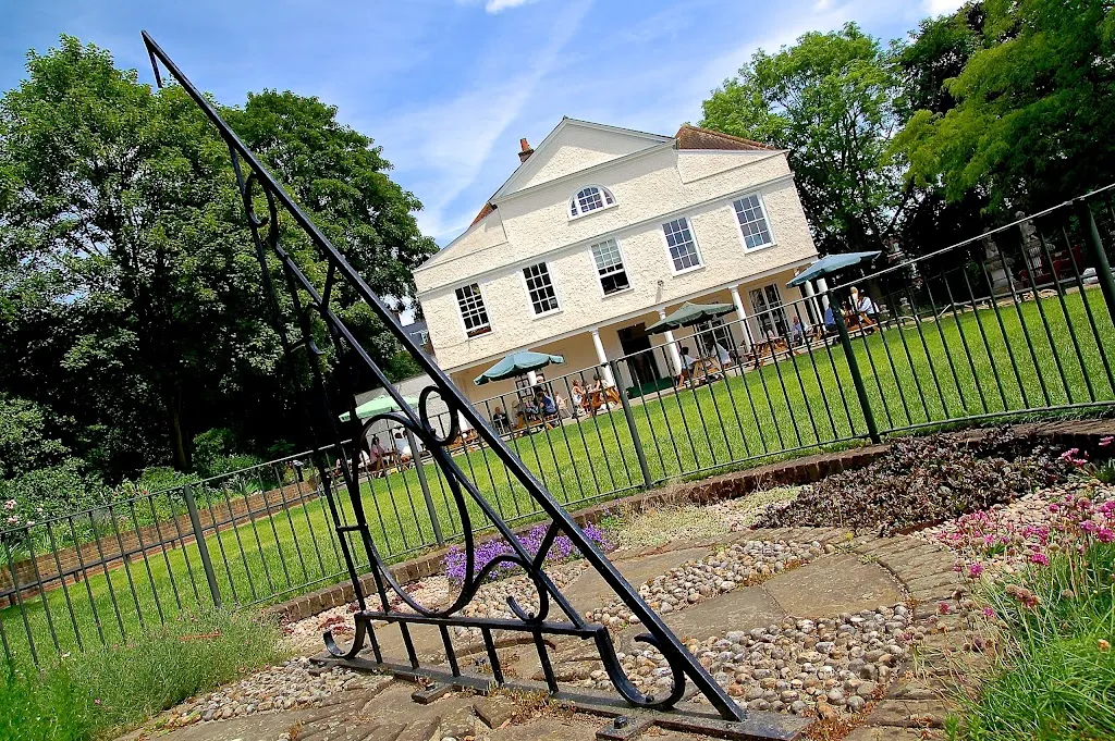 Lauderdale House