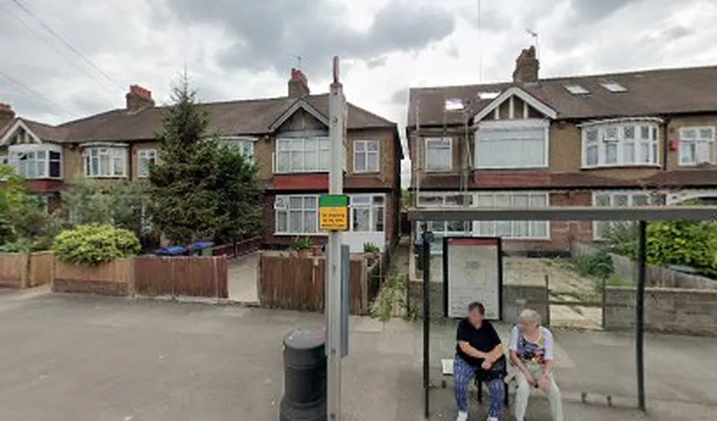 Links Avenue (Stop D)