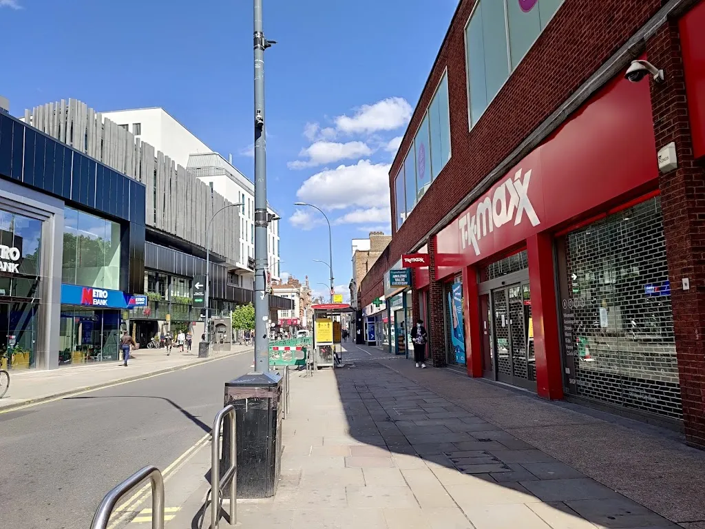 Livat Hammersmith Shopping Centre (Stop U)