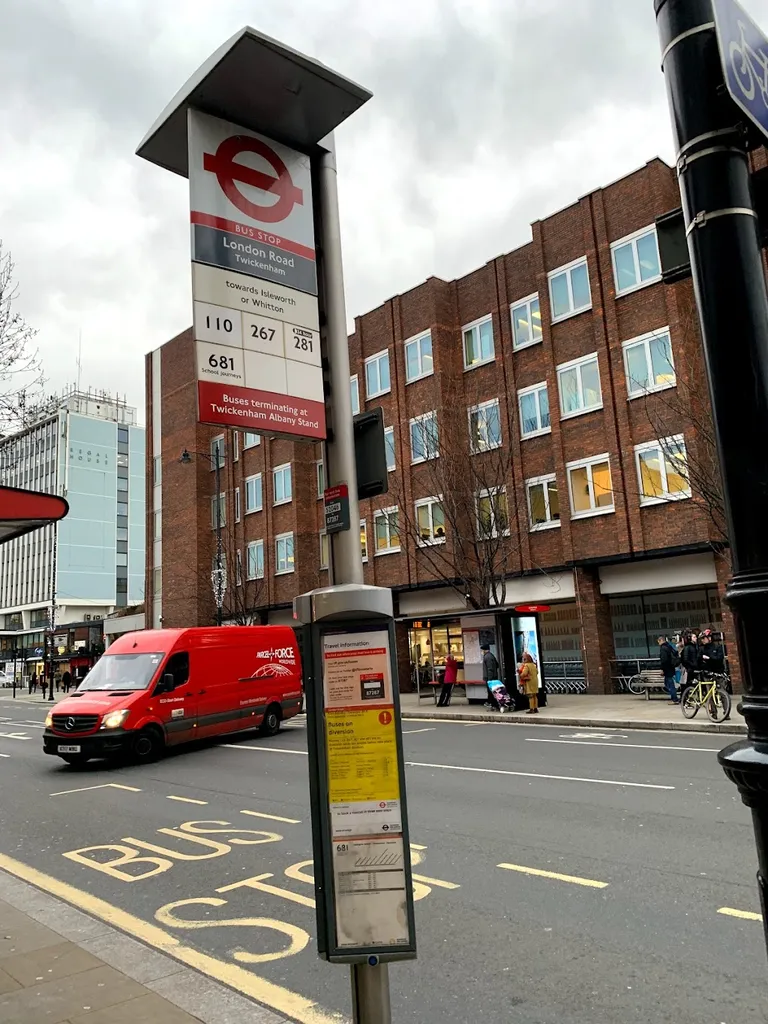 London Road Twickenham (Stop E)