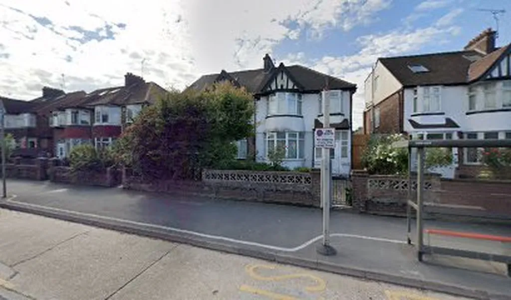Lynwood Road (Stop Q)