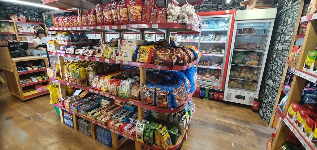 Magazin Romanesc Londra Dagenham Gospodina Europe Market