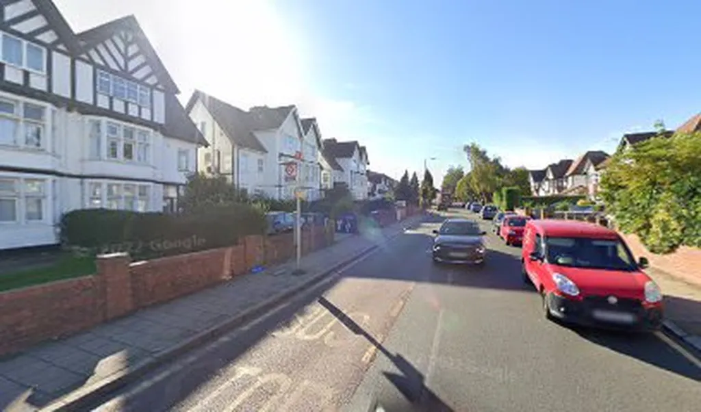 Manor Drive (Stop Y)