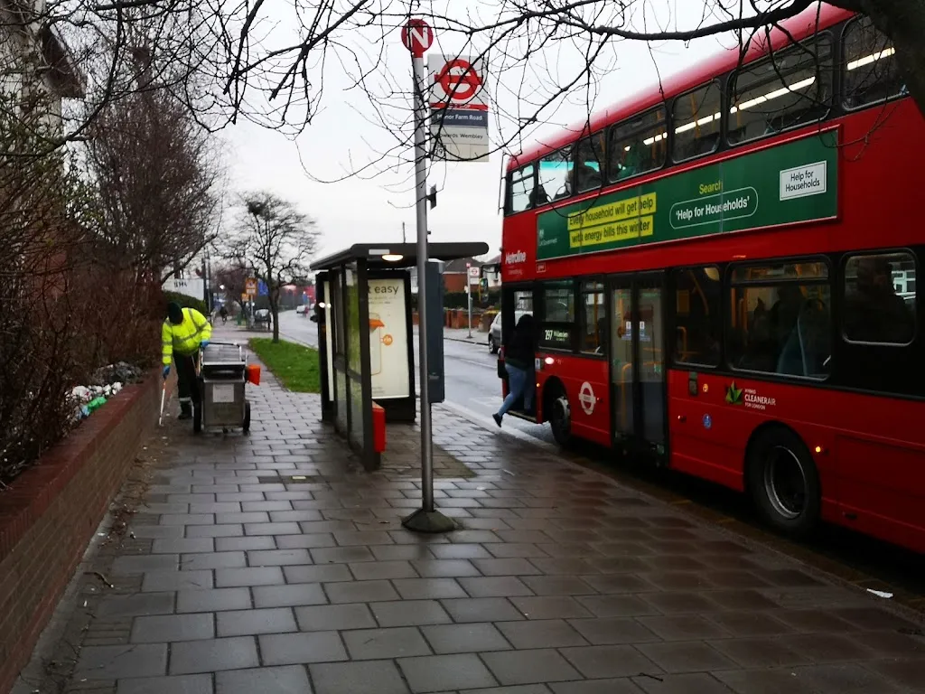 Manor Farm Road (Stop N)
