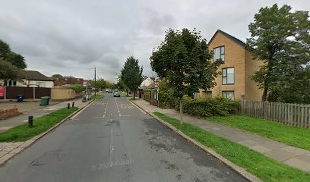 Marnham Crescent (Stop ER)