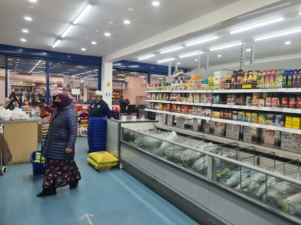Mas Bazar Queen's Market