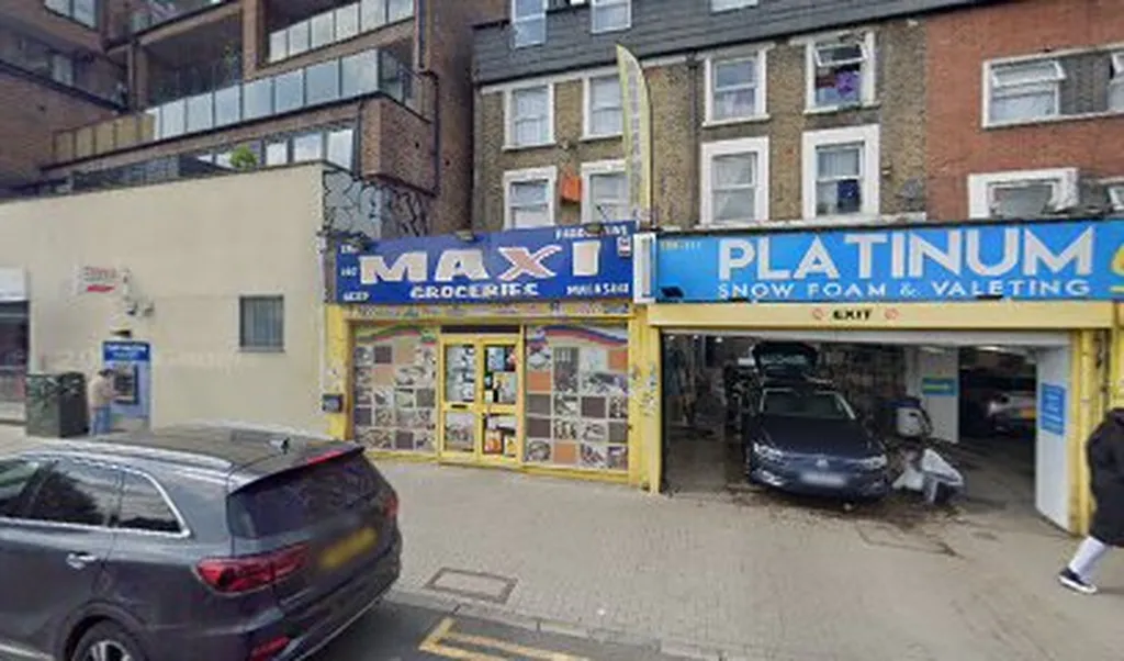 Maxi Groceries