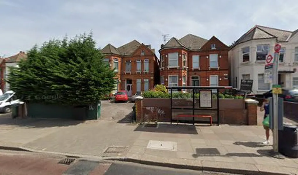 Minster Road (Stop BH)