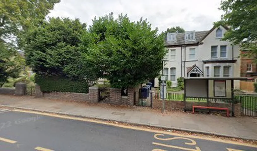 Montpelier Road Ealing (Stop SQ)