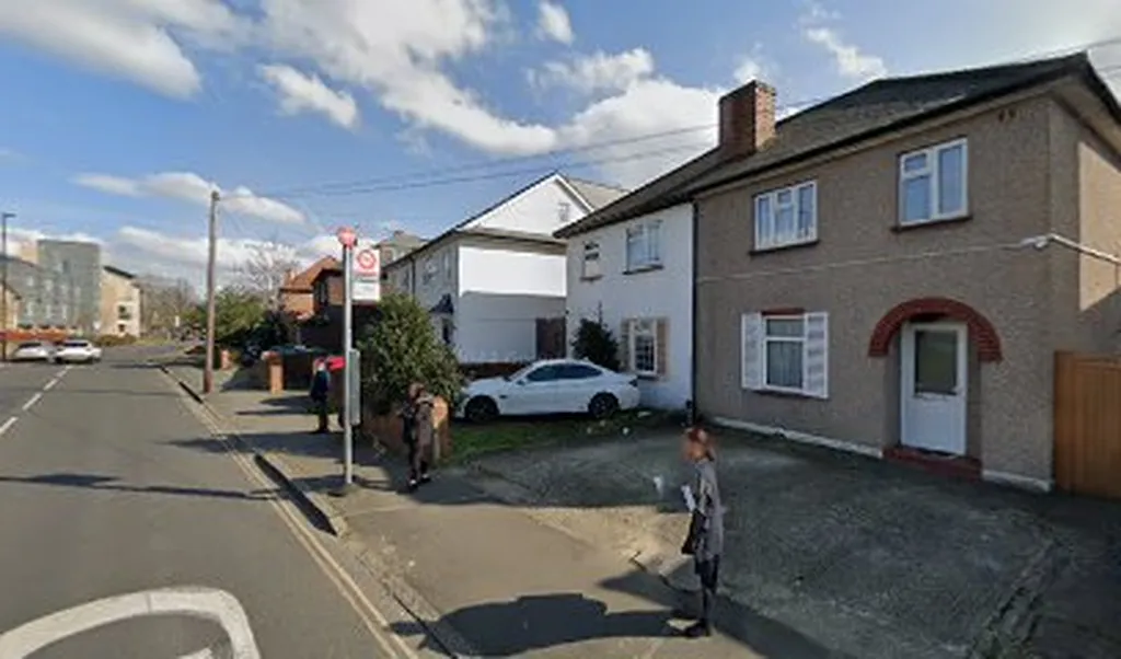 New Heston Road (Stop HM)