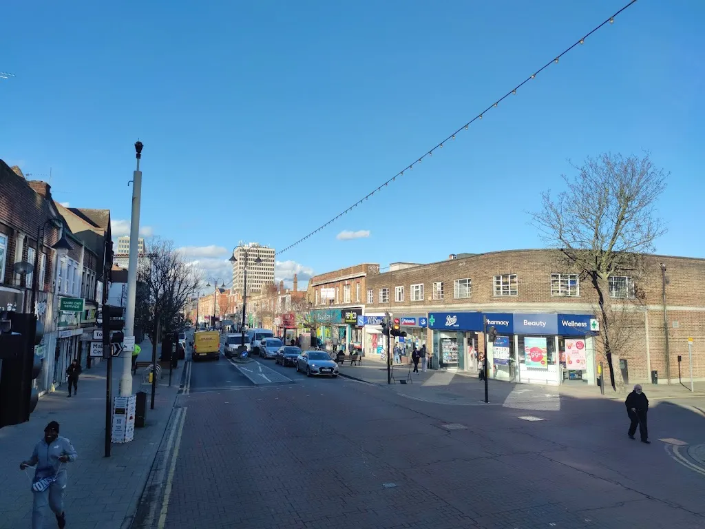 New Malden High Street (Stop C)