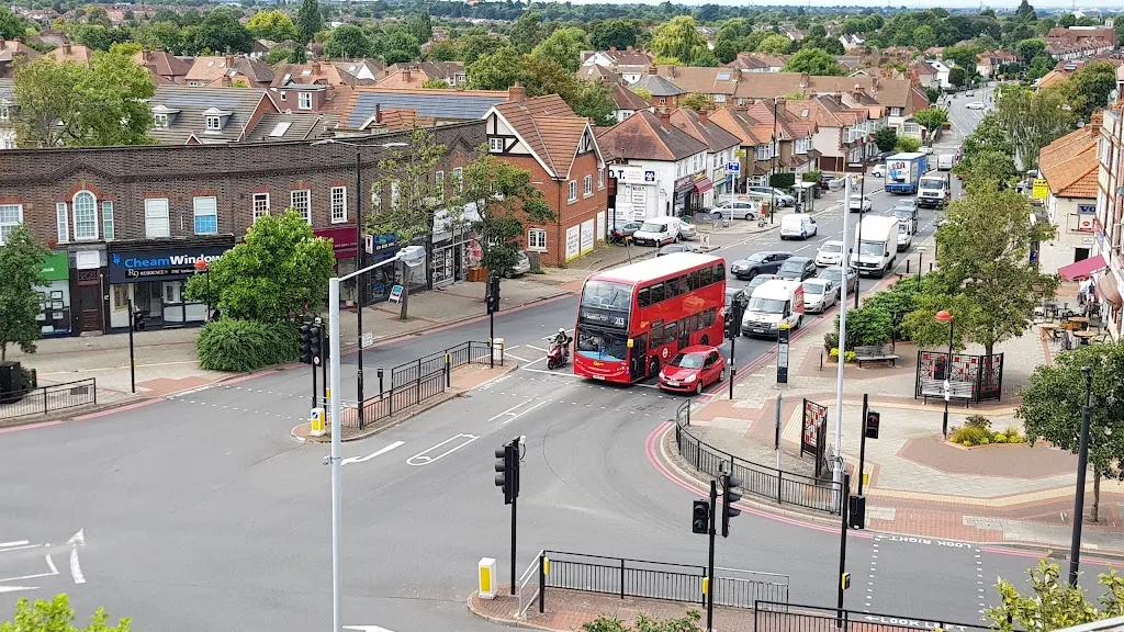 North Cheam / Queen Victoria (Stop G)