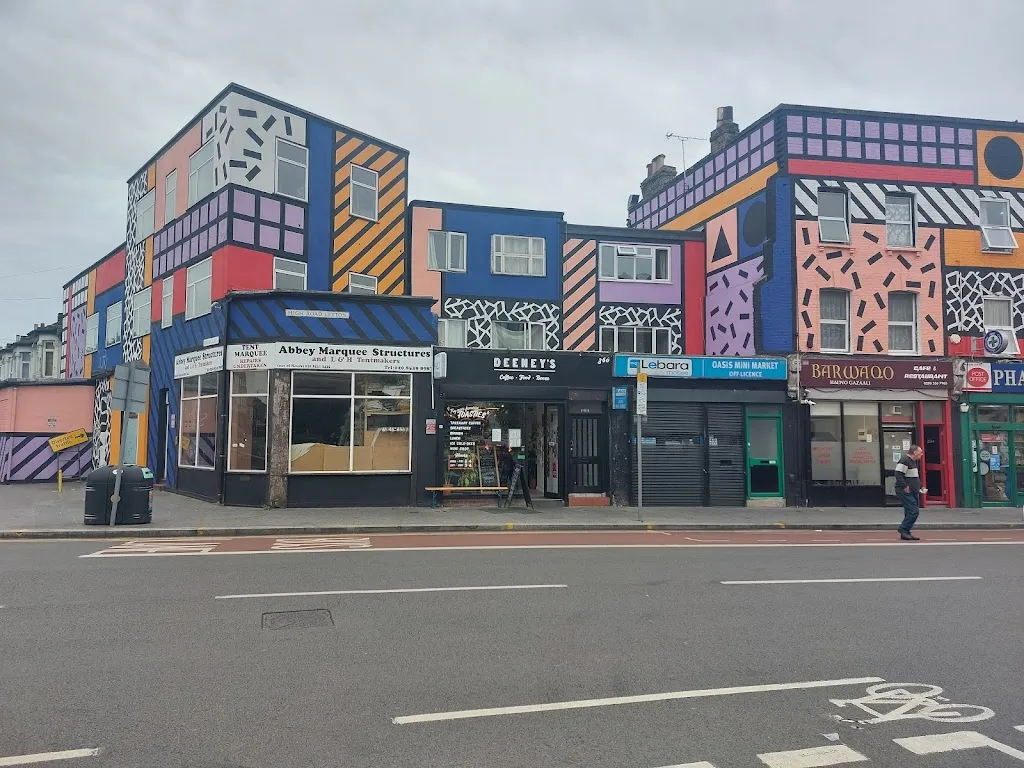 Oasis Mini Market London