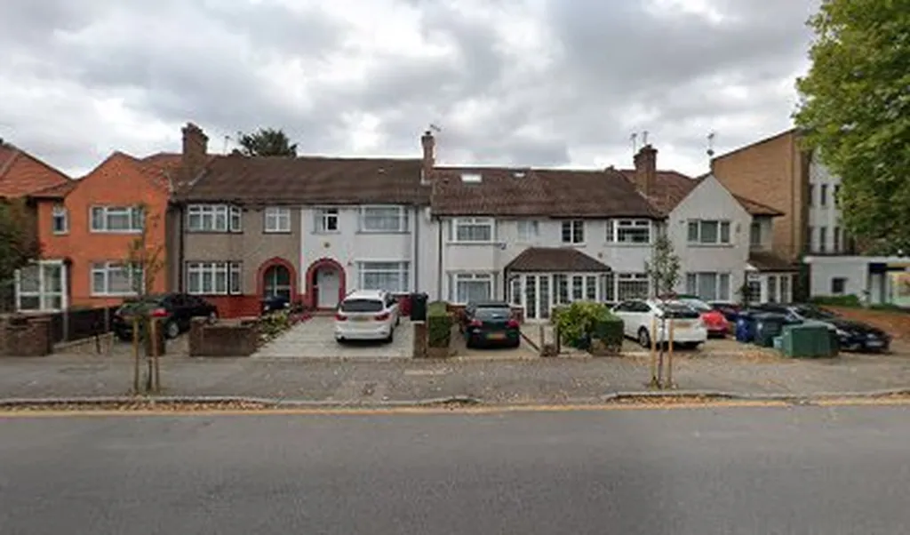 Oldfield Lane North (Stop R)