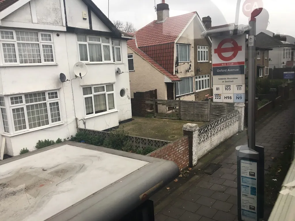 Oxford Avenue (Stop CA)