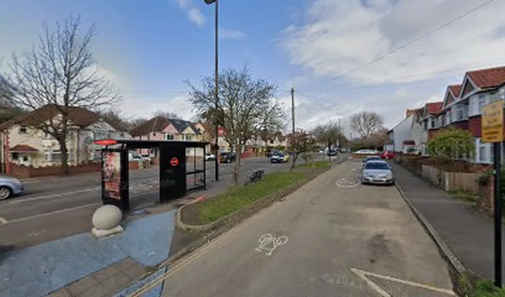 Park Road Hanworth (Stop A)