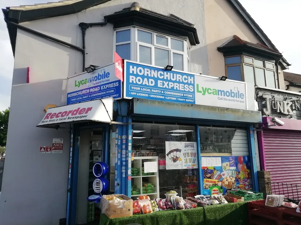 PARTY BOOSTS HORNCHURCH