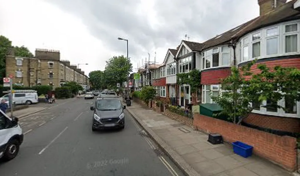 Poplar Court (Stop R)