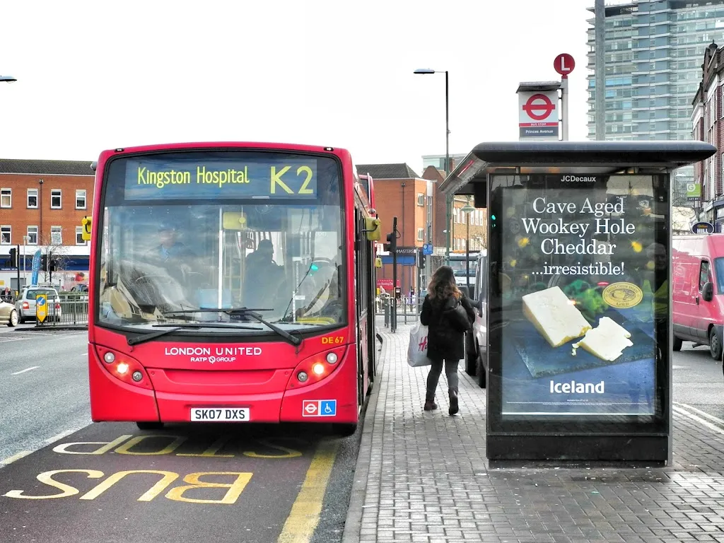 Princes Avenue Tolworth (Stop L)