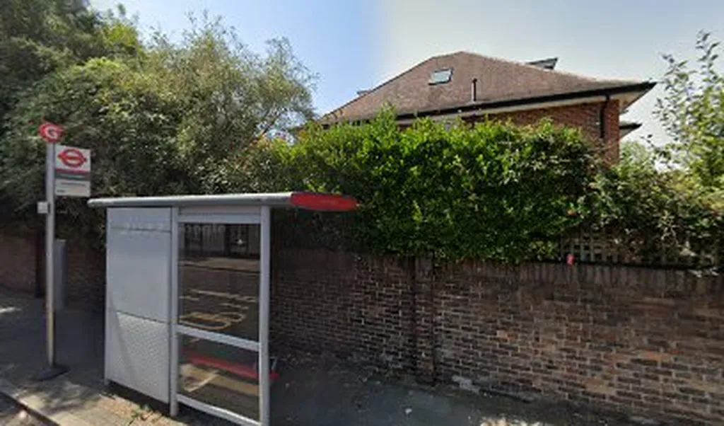 Putney Heath Dover House Road (Stop G)