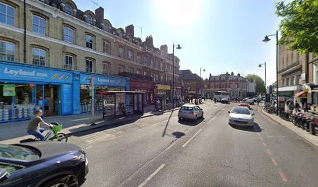 Putney Station (Stop G)