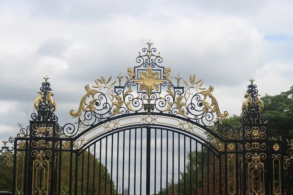 Queen Mary's Rose Gardens