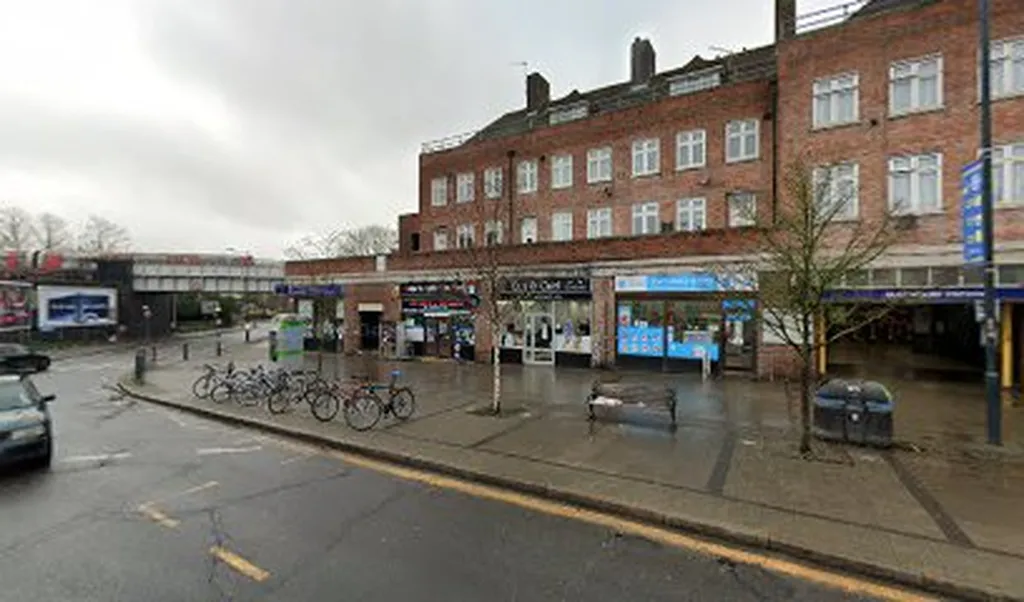 Queensbury MiniCabs 24HR