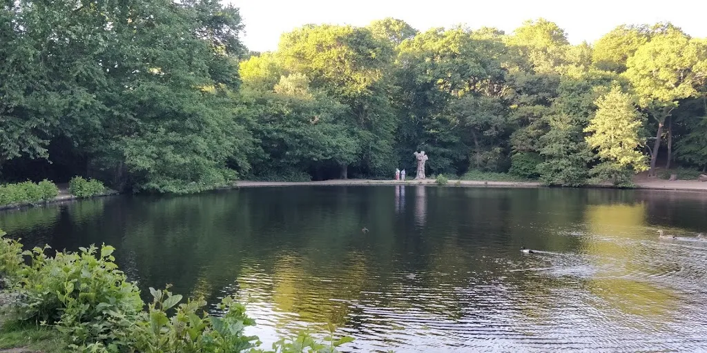 Queensmere Pond, Wimbledon Common
