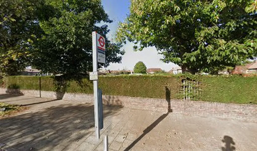 Queenswood Avenue