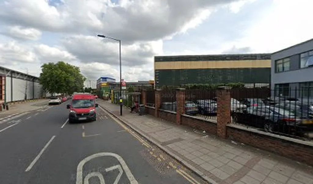 Radnor Way (Stop R)