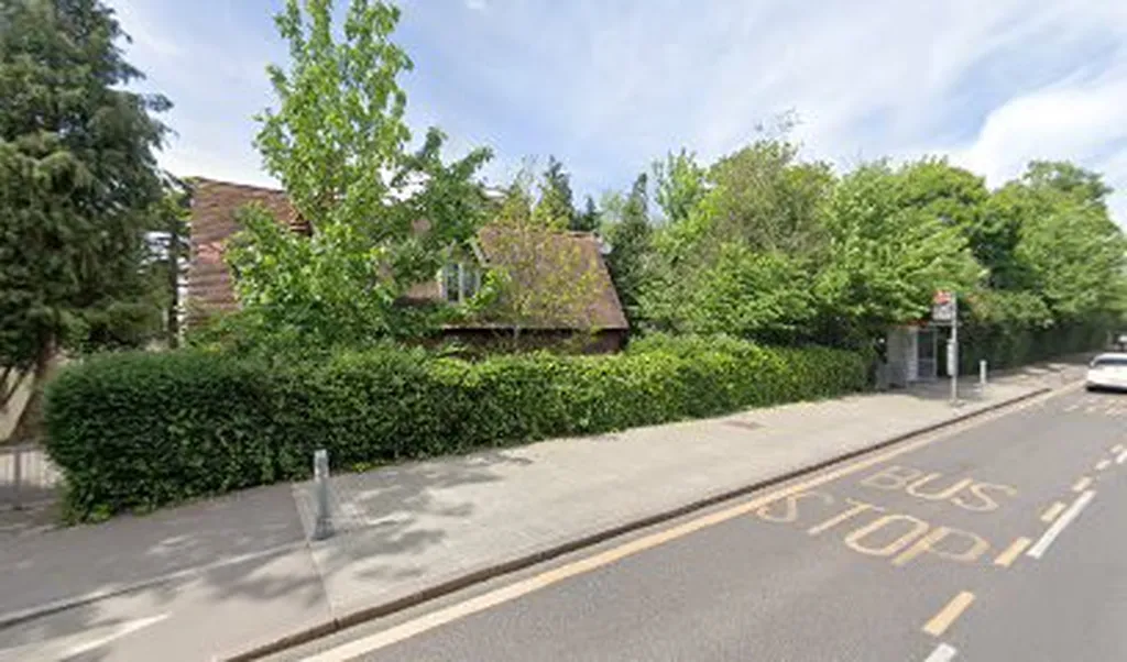 Ravenswood Court