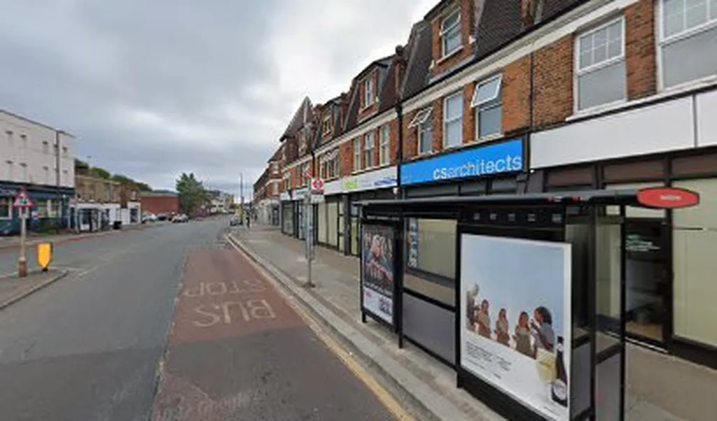 Raynes Park Library (Stop R)