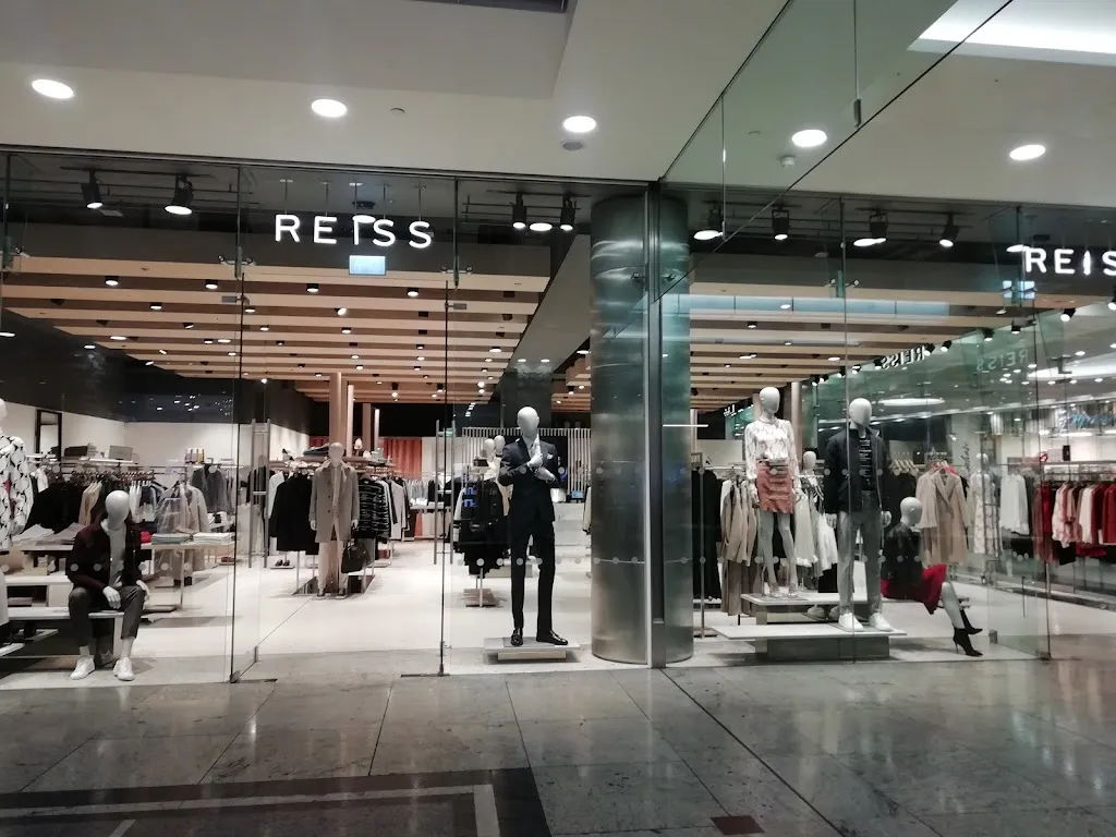 Reiss Canary Wharf
