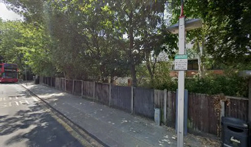 Ringwood Gardens (Stop RL)