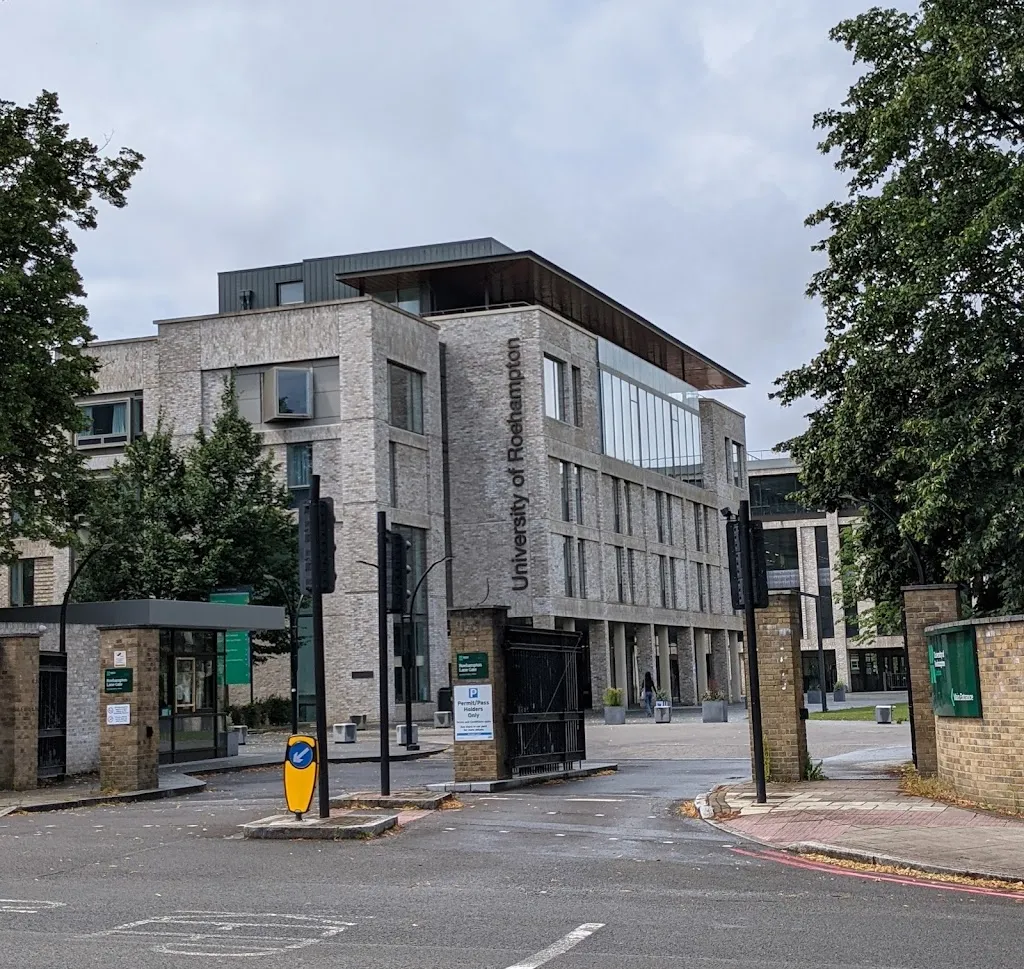 Roehampton University / Main Entrance (Stop U)