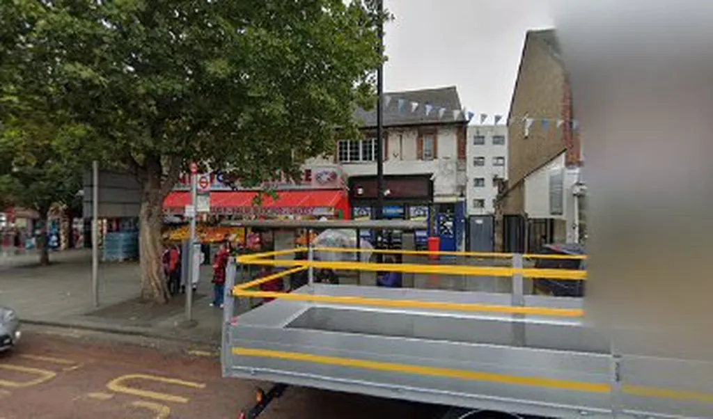 Ruislip Road East (Stop D)