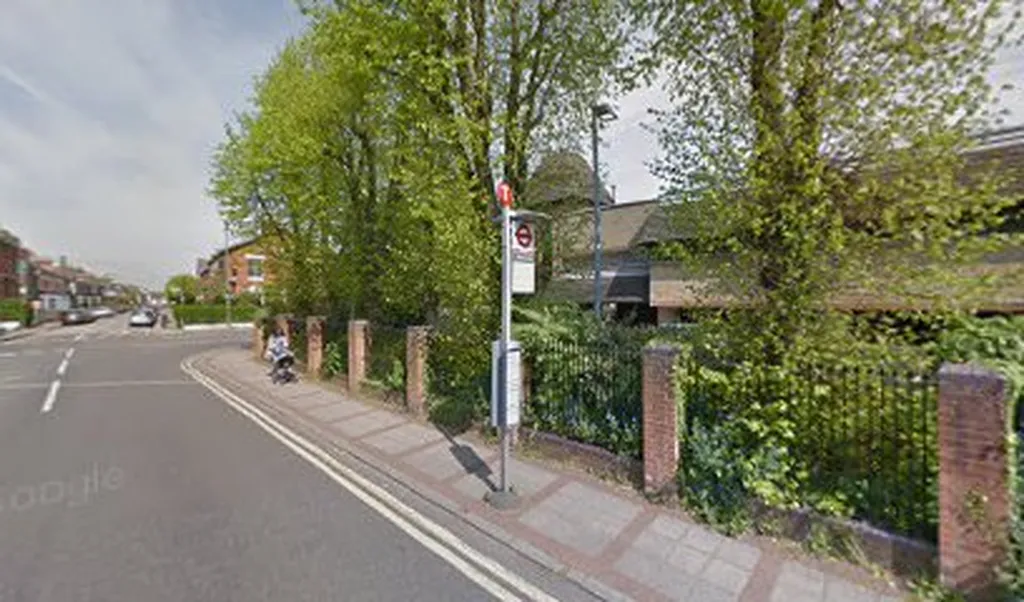 Salisbury Road (Stop T)