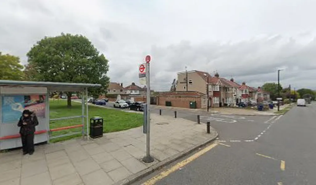 Sandown Way (Stop L)