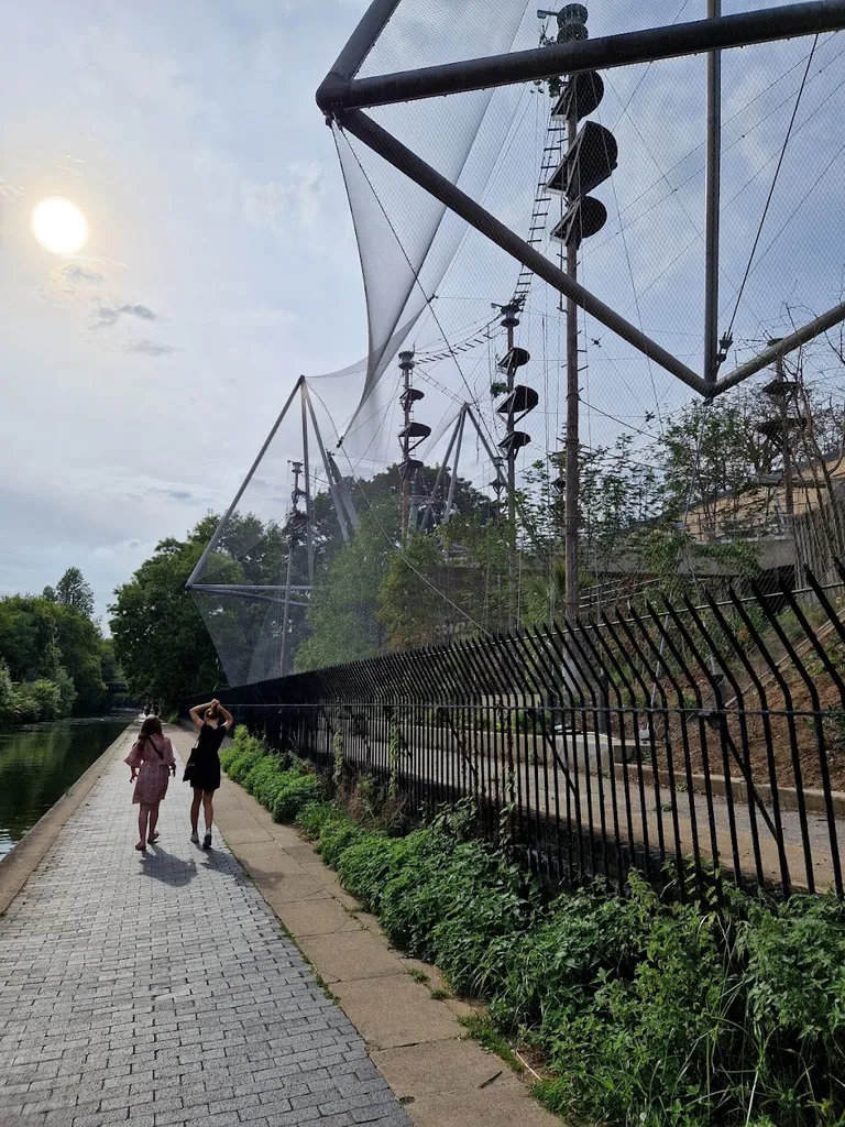 Snowdon Aviary