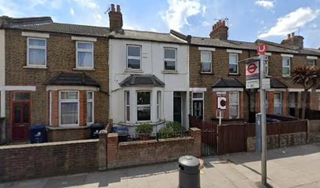 South Ealing Road (Stop U)