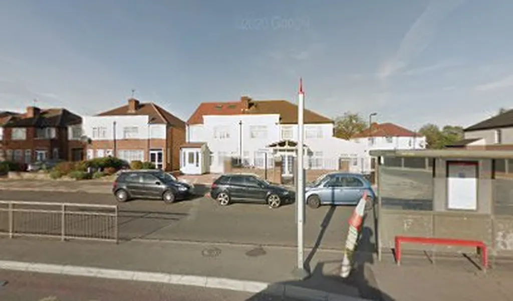 South Greenford Station (Stop AA)