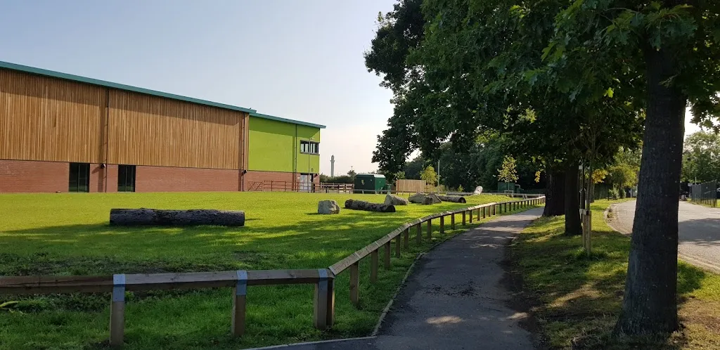 South Thames College (Stop MU)