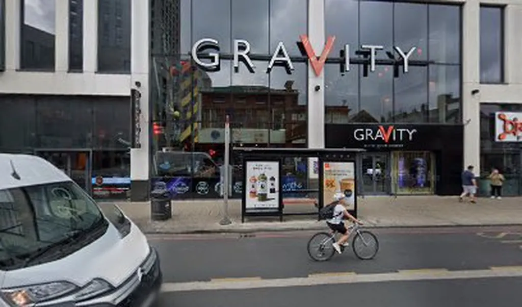 Southside Shopping Centre (Stop T) 1 Southside Shopping Centre (Stop T)