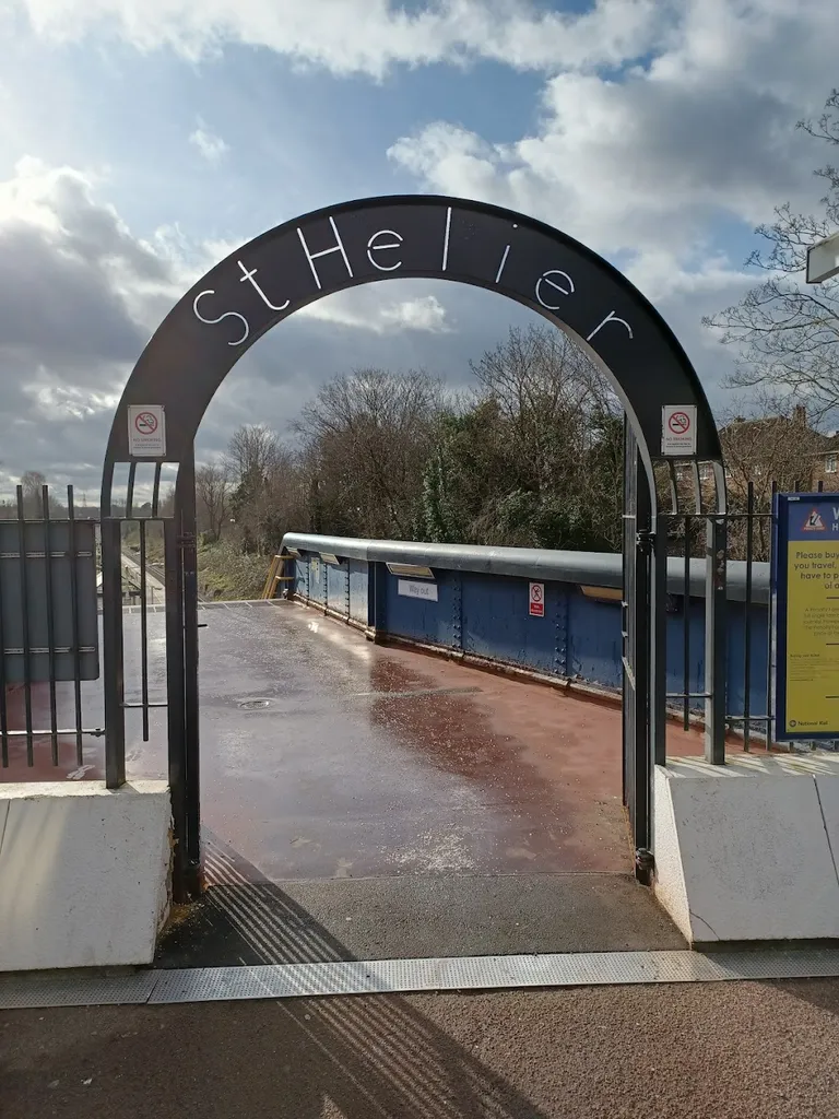 St Helier (Surrey) Train Station - Thameslink Railway